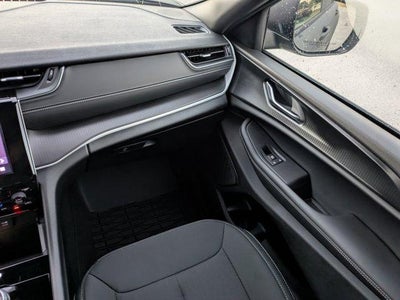 2025 Jeep Grand Cherokee Laredo 4x4