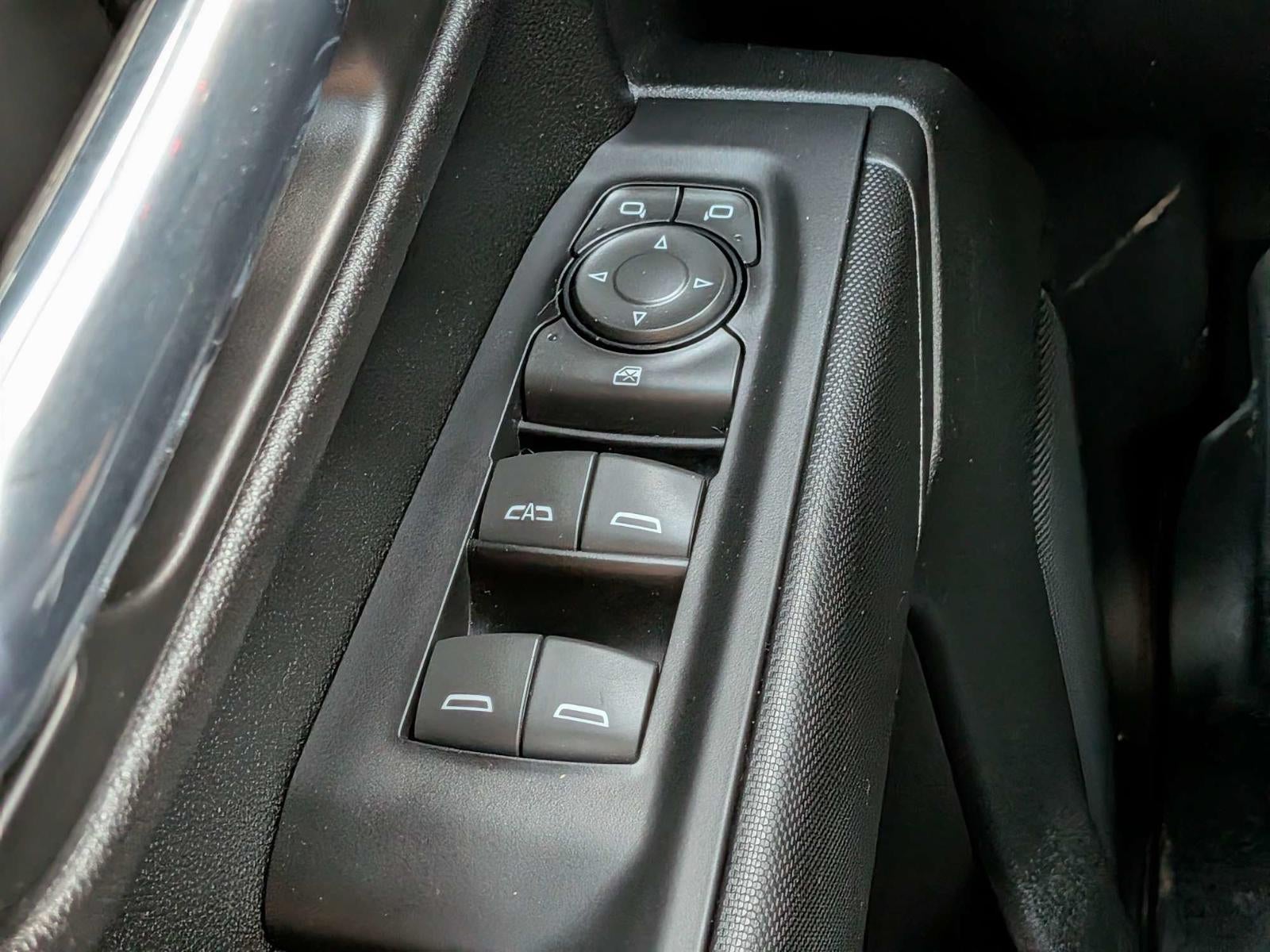 2022 Chevrolet Silverado 1500 Crew Cab Short Box 2-Wheel Drive Custom