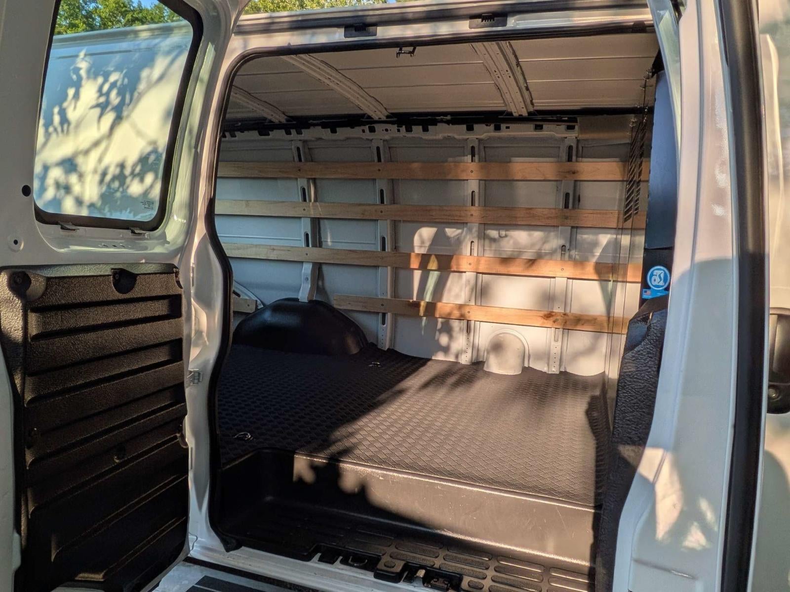 2025 Chevrolet Express Cargo 2500 Regular Wheelbase Rear-Wheel Drive