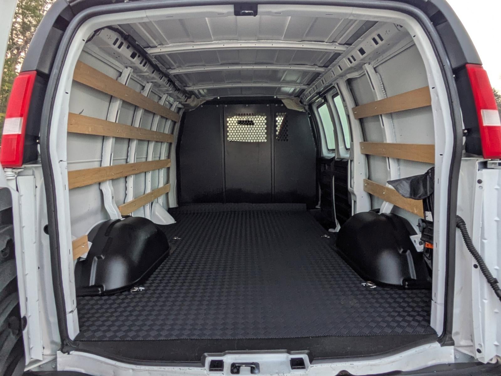 2024 Chevrolet Express Cargo 2500 2500 Regular Wheelbase Rear-Wheel Drive