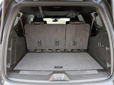 2022 Chevrolet Suburban 4WD RST