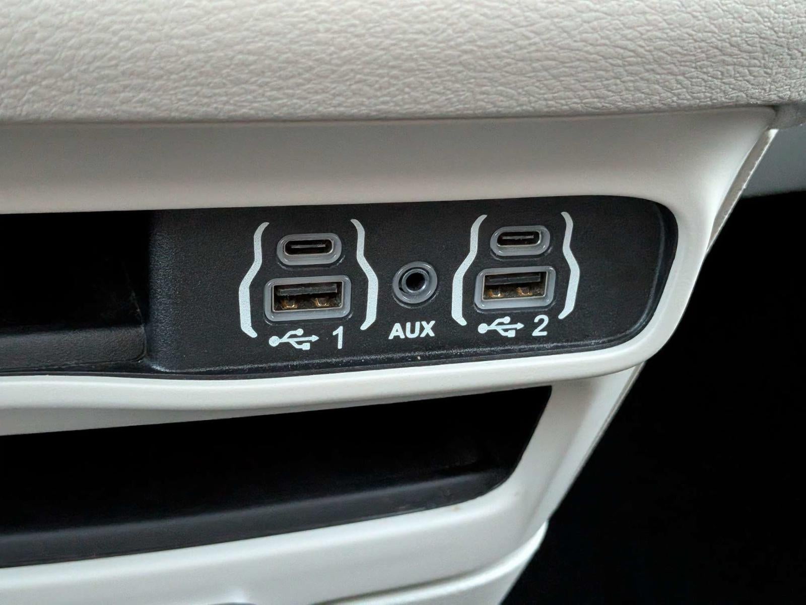 2023 Chrysler Pacifica Touring L FWD