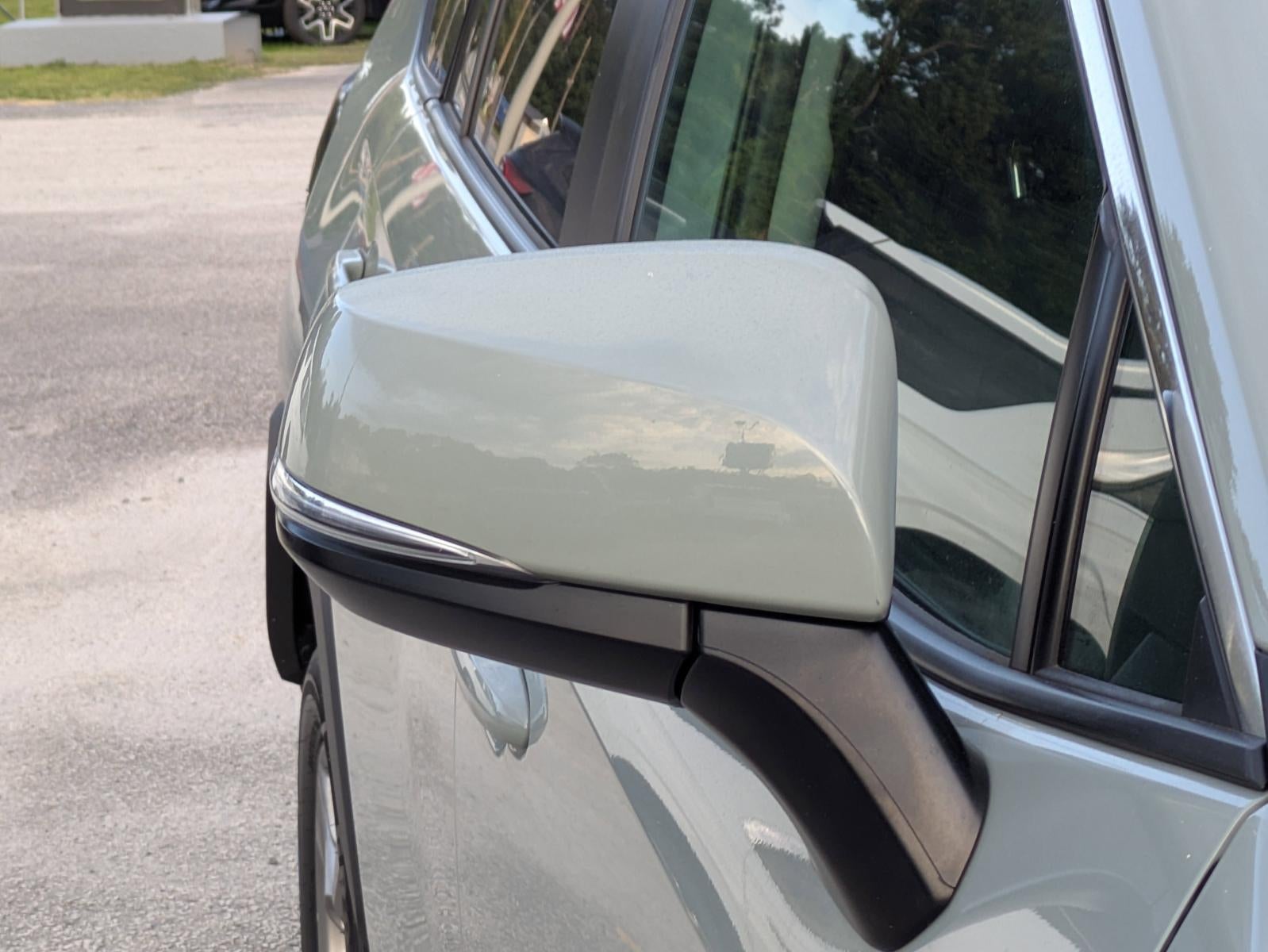 2023 Toyota RAV4 XLE FWD (GS)