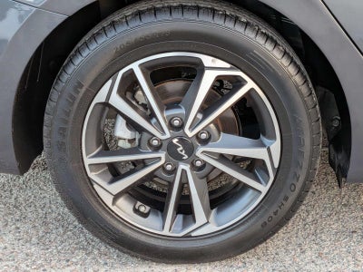 2023 Kia Forte LXS IVT