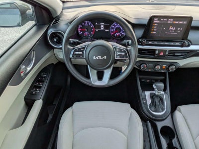 2023 Kia Forte LXS IVT
