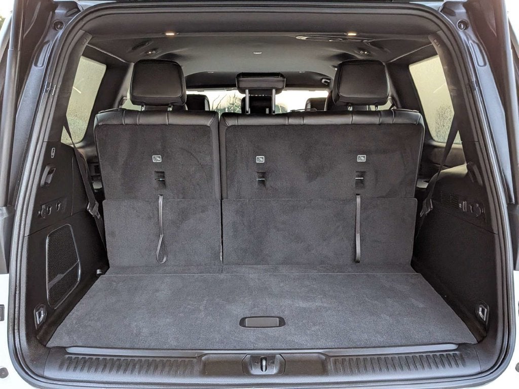 2023 Jeep Wagoneer Base