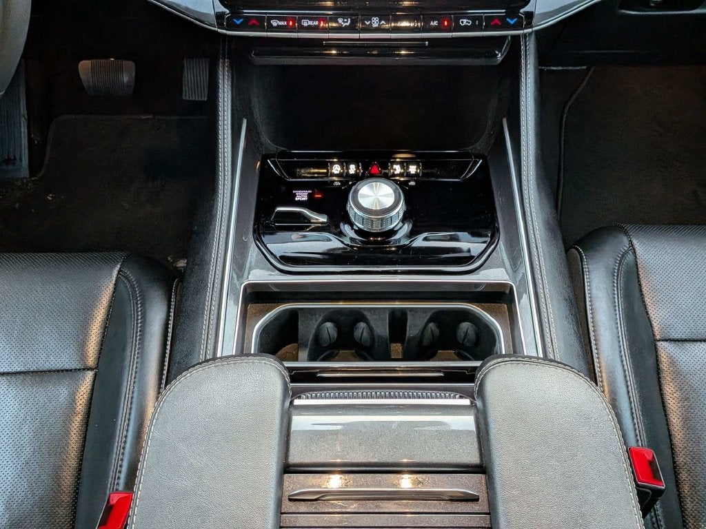 2023 Jeep Wagoneer Base