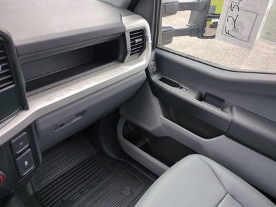 2025 Ford Super Duty F-350 DRW F-350® XL