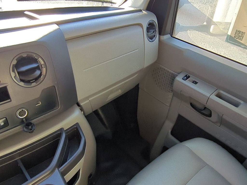 2024 Ford E-350SD Base Cutaway