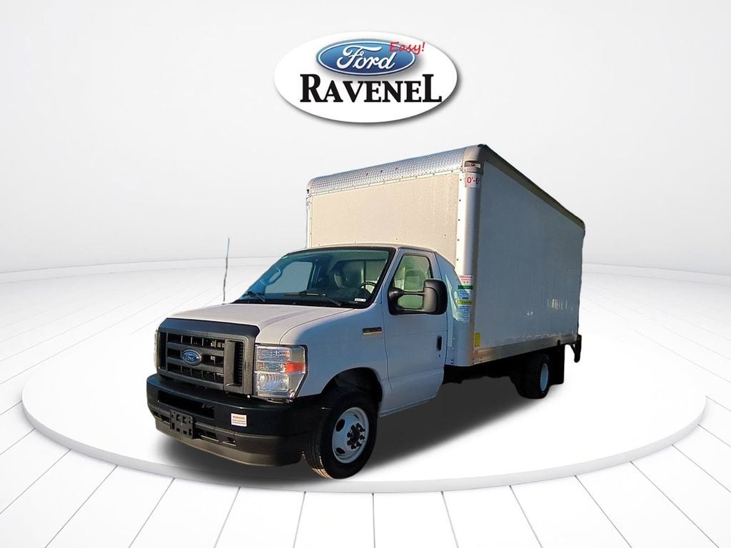 2024 Ford E-350SD Base Cutaway
