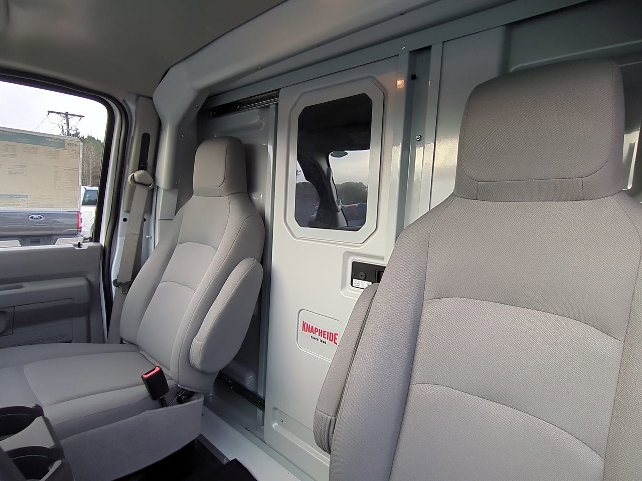 2025 Ford E-Series Cutaway E-350 SRW