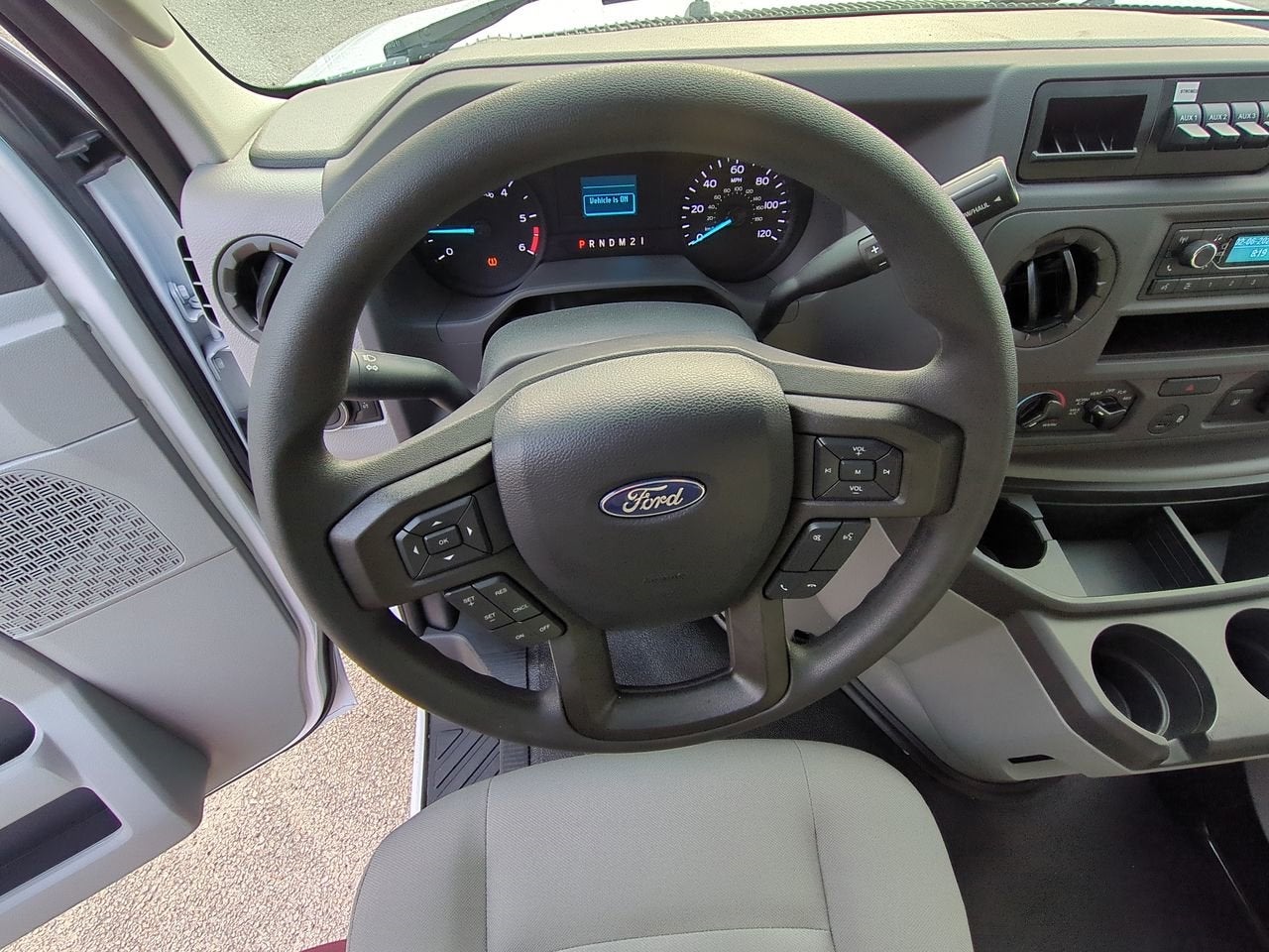 2025 Ford E-Series Cutaway E-350 SRW