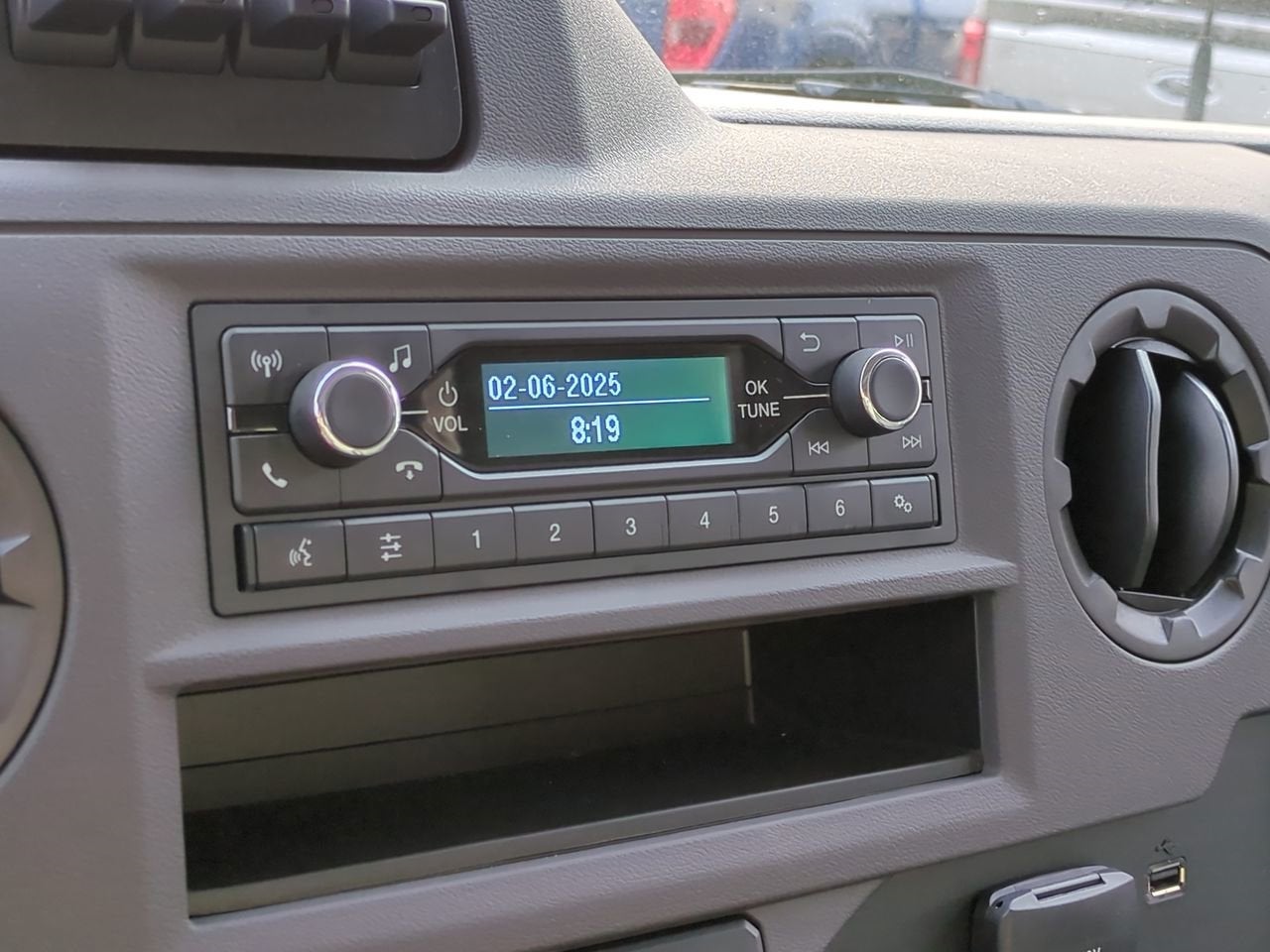 2025 Ford E-Series Cutaway E-350 SRW