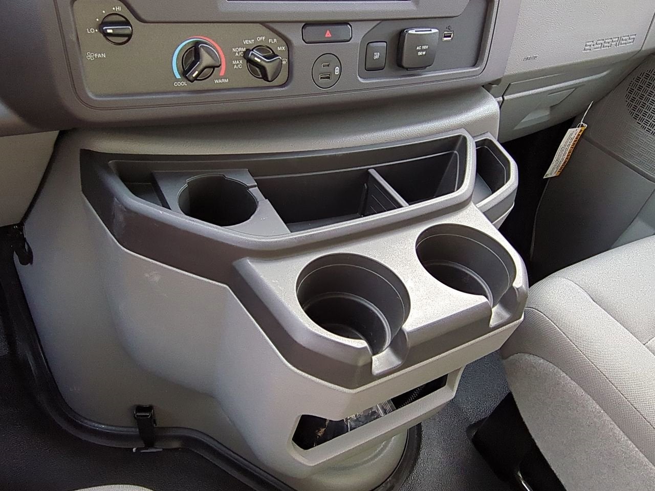 2025 Ford E-Series Cutaway E-350 SRW