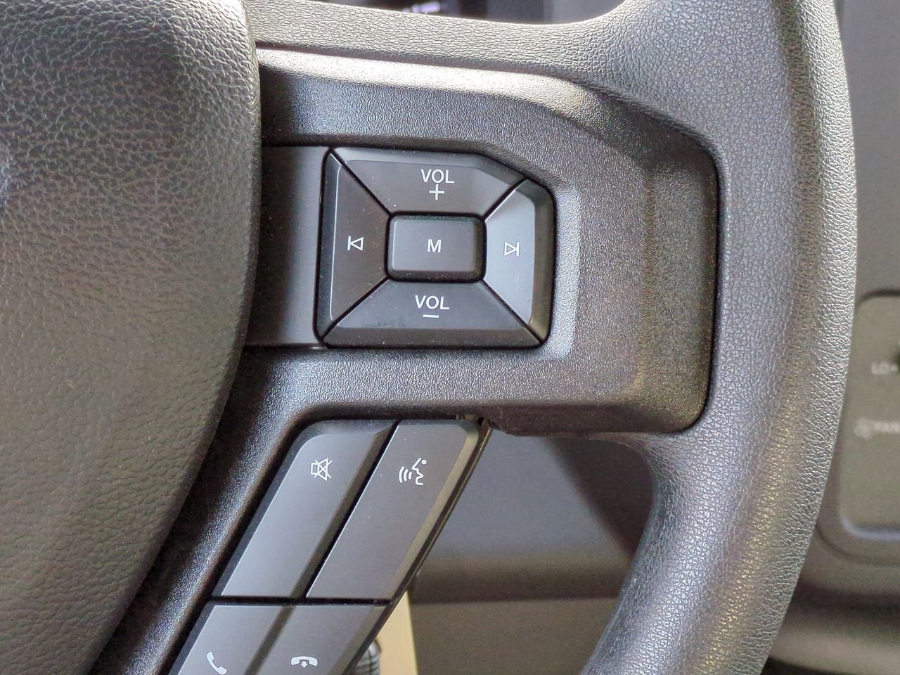 2025 Ford E-Series Cutaway E-350 SRW