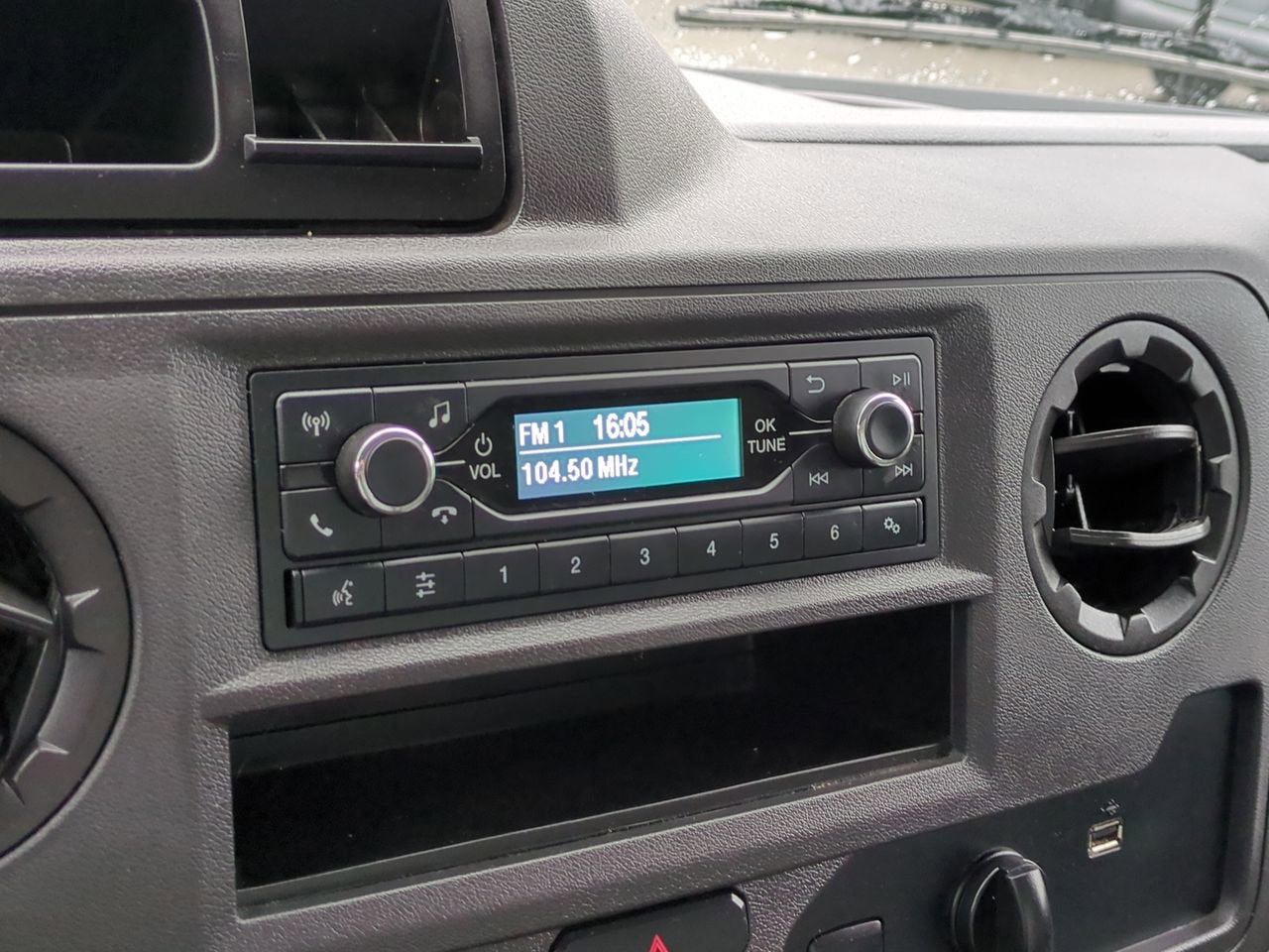 2023 Ford E-Series Cutaway Base