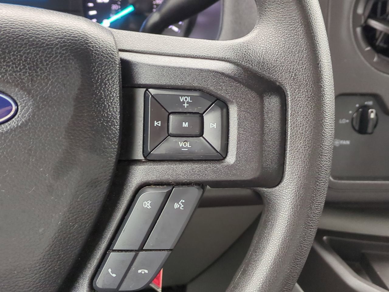 2023 Ford E-Series Cutaway Base