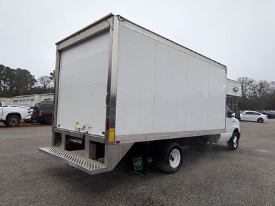 2023 Ford E-Series Cutaway Base