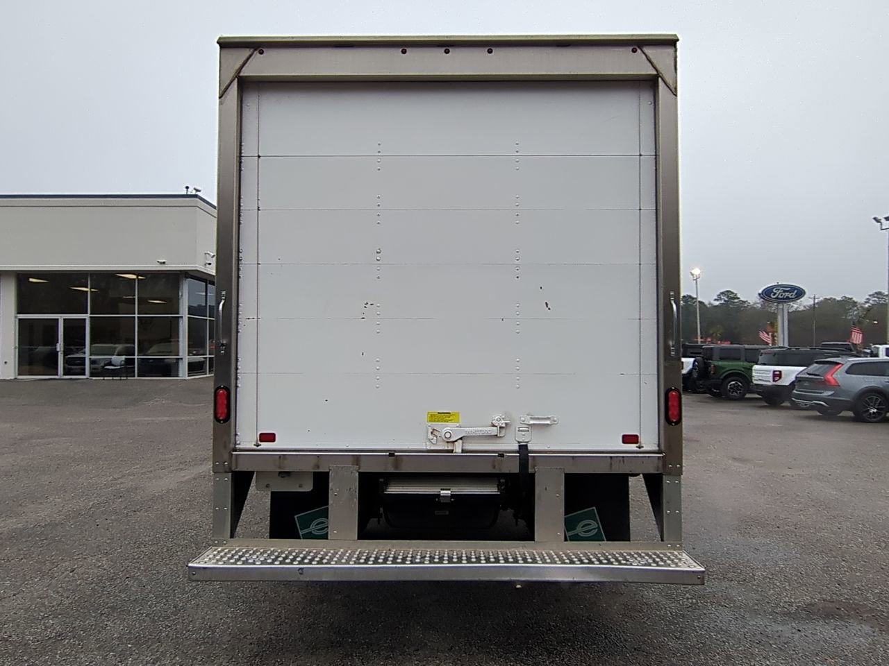 2023 Ford E-Series Cutaway Base