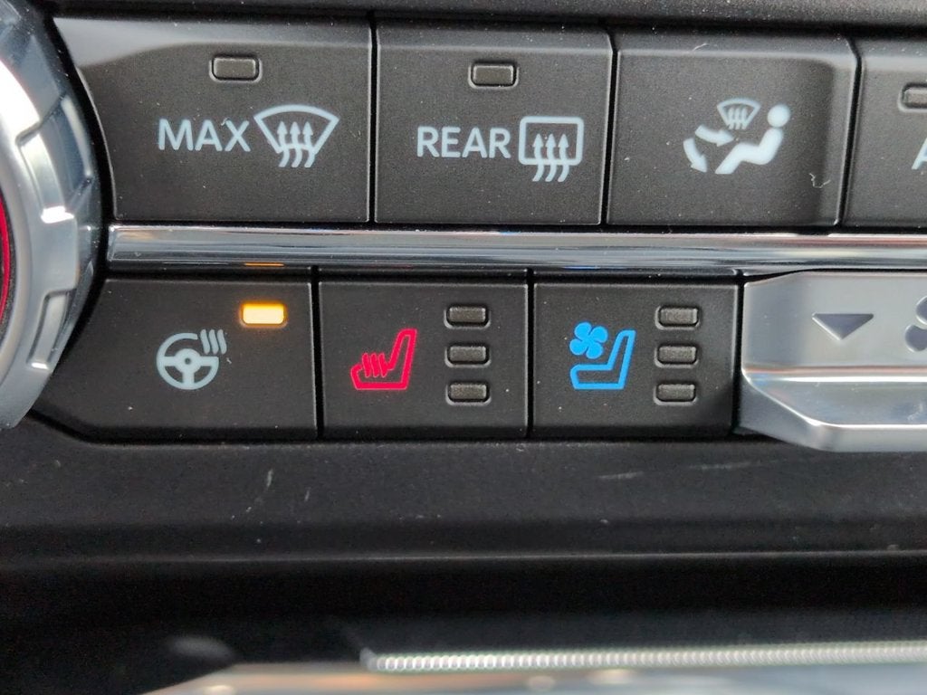 2027 Ford F-350SD Lariat