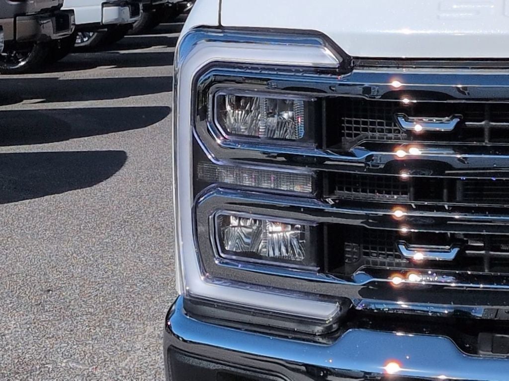 2027 Ford F-350SD Lariat