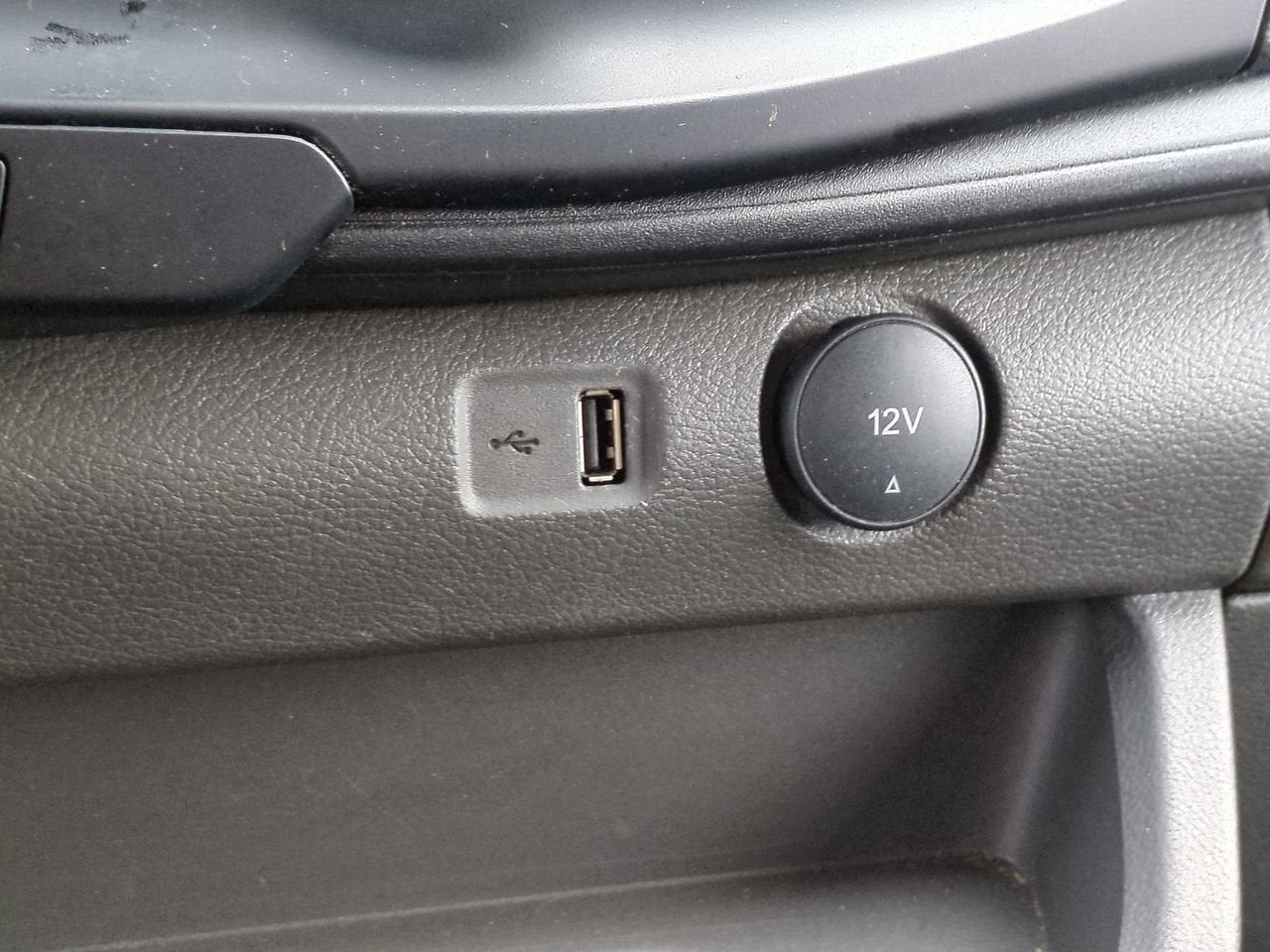 2024 Ford Transit Cargo Van T250